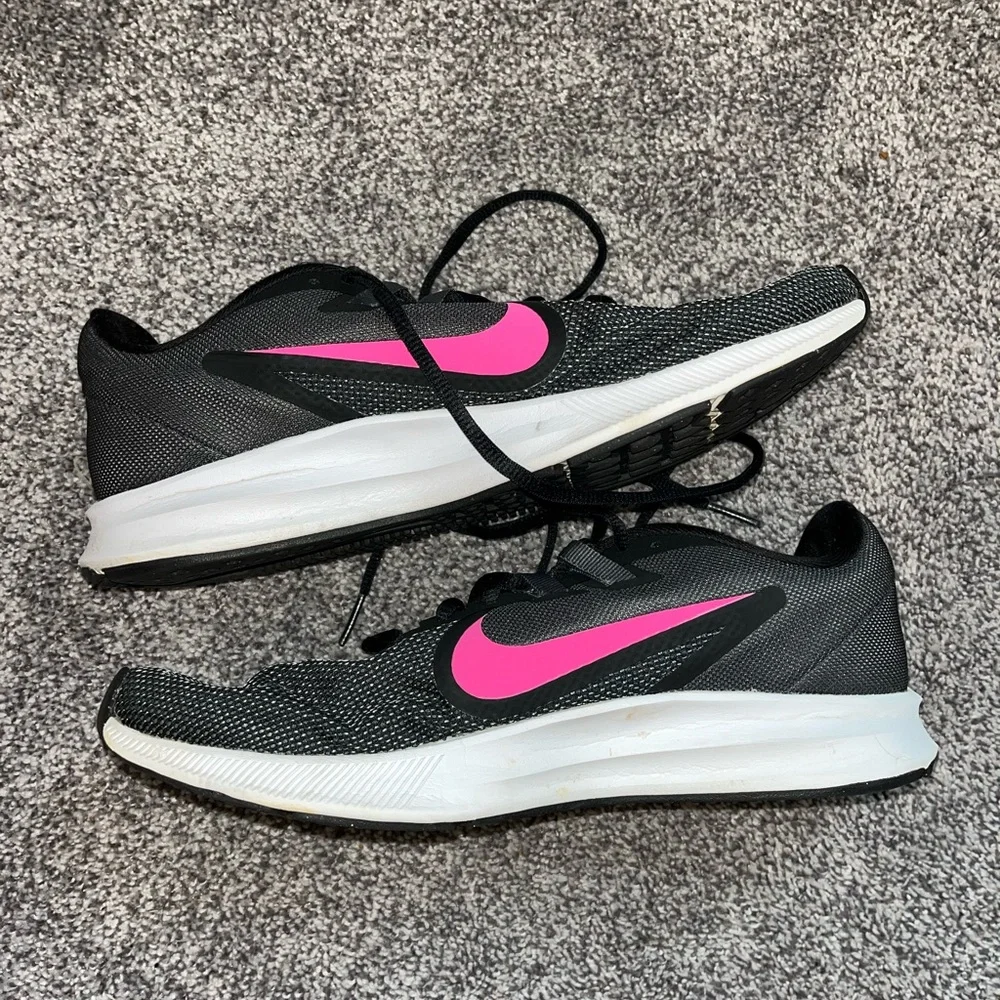 Nike Black and Pink Athletic Shoes with Mesh Design - Picture 4 of 8